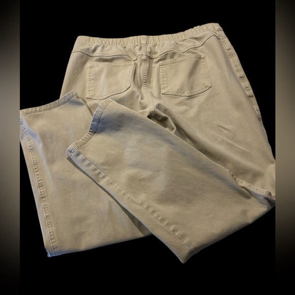 Women’s Issac Mizrahi Pull-up Khaki Pants - Picture 6 of 11